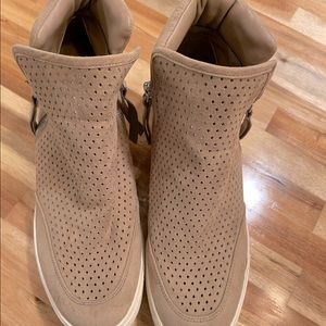 Steven Madden Slip on-Zip Up Shoe